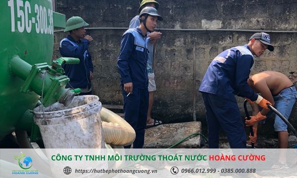 Nhân viên hút hầm cầu ở huyện bình chánh của Hoàng Cường được khách hàng khen ngợi